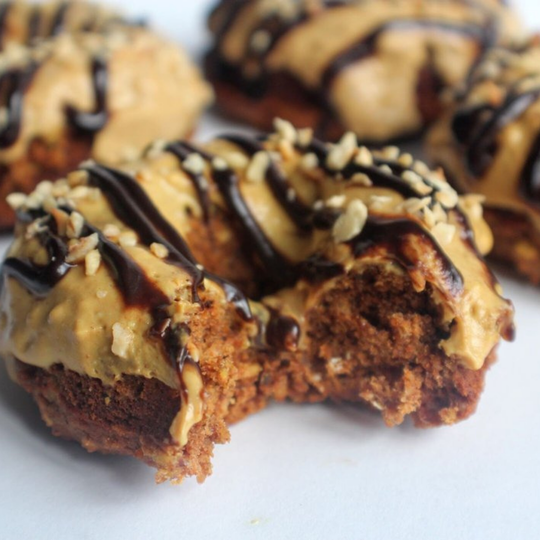 BANANA, PEANUT BUTTER & CARAMEL FUDGE PRONUTS